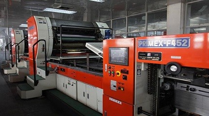 Quais são as características de uma lata de impressão de ferro?
